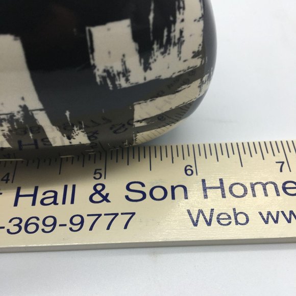 Ellen Tracy Hard Shell Eyeglass Case Wrist Handle Black White 6.5 x 2.5 x 2 1/4 - Picture 4 of 5